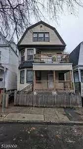 Main picture of 102 Norwood St