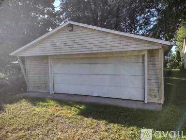 Main picture of 709 Riverside Ave