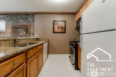 Main picture of 241 W Scott St