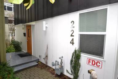 Main picture of 224 23rd Ave E