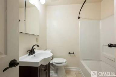 Main picture of 100 Cooper Glen Pl