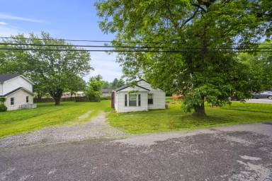 Main picture of 131 Old Westmoreland Rd