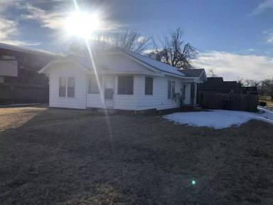 Main picture of 1005 W Washington Ave