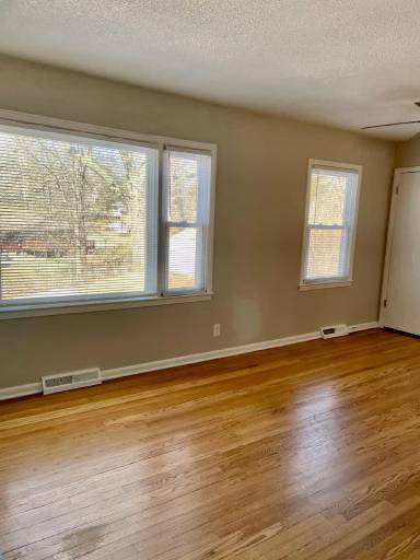Main picture of 3706 N Lister Ave