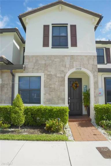 Main picture of 10859 W 32nd Ln