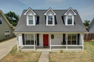 Main picture of 3719 Holick Ln