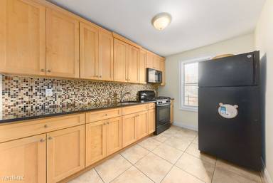 Main picture of 820 Albany Ave