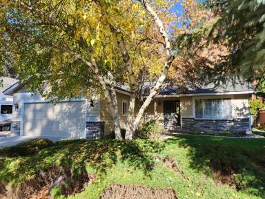 Main picture of 2599 E Black Forest Ave