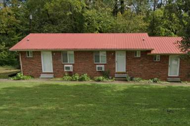 Main picture of 210 Holder Ave