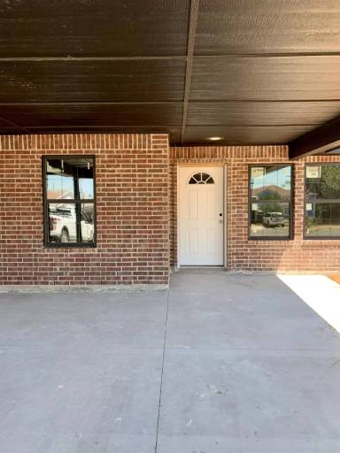 Main picture of 2123 E 10th St
