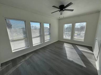 Main picture of 5305 Reiger Ave