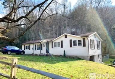 Main picture of 139 Spooks Branch Rd