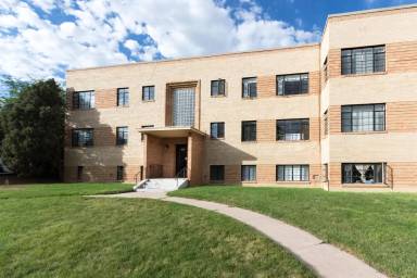 Main picture of 912 Country Club Ave