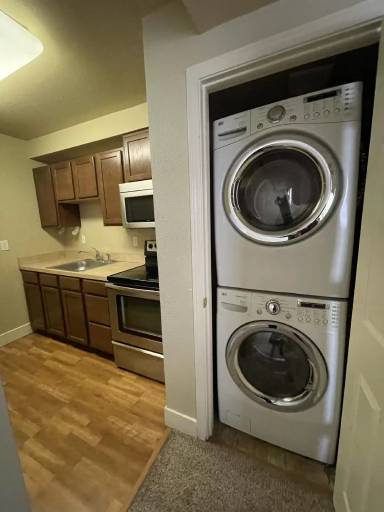 Main picture of 122 W Main St