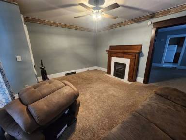 Main picture of 1249 W 8th St