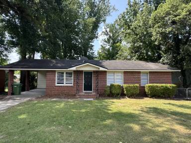 Main picture of 3758 Meadowlark Dr