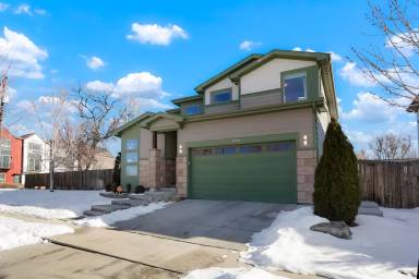 Main picture of 998 Eaton St