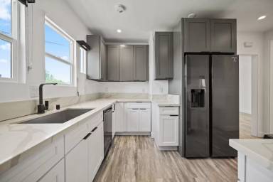 Main picture of 1025 Tremont St