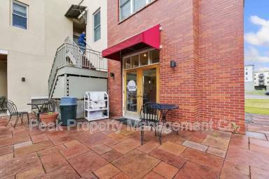 Main picture of 401 Mason Ct