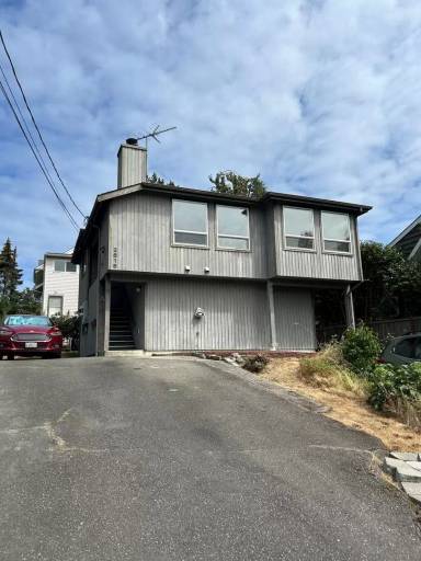 Main picture of 2616 NW 62nd St