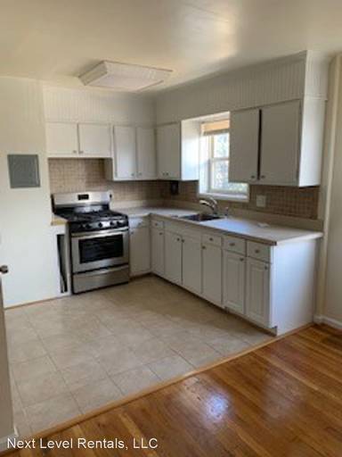Main picture of 9424 Adelphi Rd