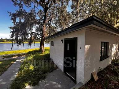 Main picture of 8105 W Colonial Dr
