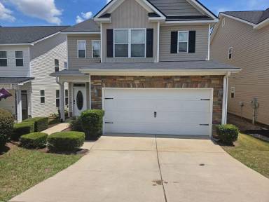 Main picture of 632 Dunrobin Ln
