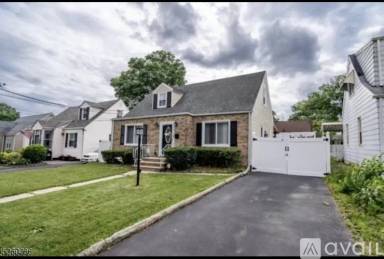 Main picture of 1094 Voorhees St