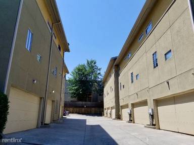 Main picture of 100 Moreland Ave SE
