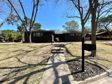 Main picture of 4221 N 23rd St