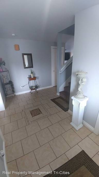 Main picture of 6519 Yankee Dr