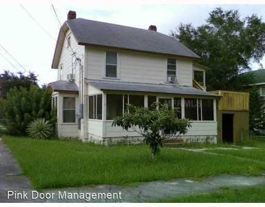 Main picture of 390 W Minneola Ave
