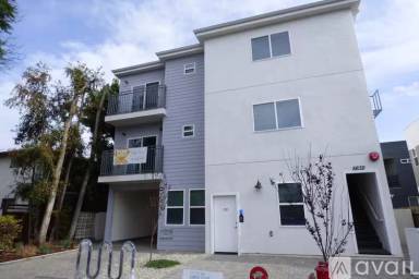 Main picture of 5632 Willowcrest Ave