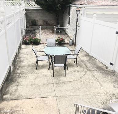 Main picture of 1360 80th St