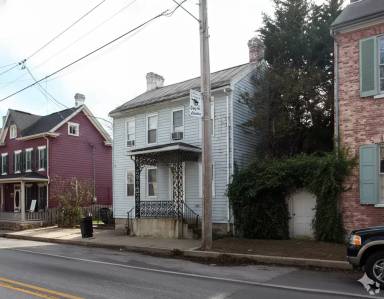 Main picture of 27 W Baltimore St