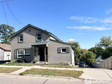 Main picture of 315 3rd St N
