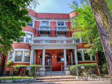 Main picture of 5124 S Michigan Ave