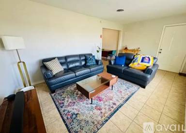 Main picture of 2732 W Jefferson Blvd