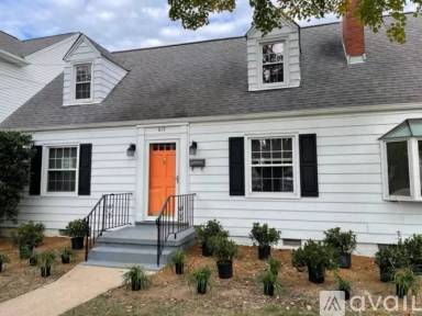 Main picture of 819 Moncure St