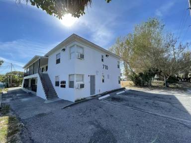 Main picture of 710 10th St