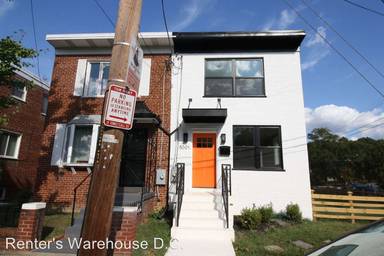 Main picture of 5001 13th Pl NE