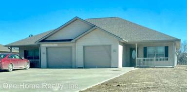 Main picture of 203 N Cypress St