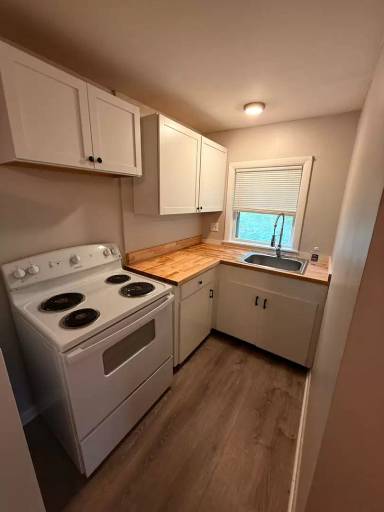 Main picture of 27 E Crescent St
