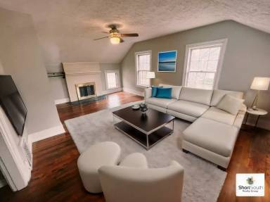 Main picture of 235 Lafayette Ave NE