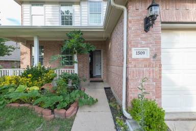 Main picture of 1509 Heron Dr