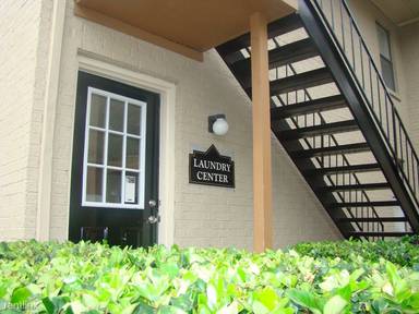 Main picture of Pointe at Steeplechase Apartments