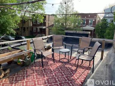 Main picture of 3753 N Leavitt St