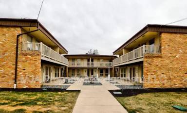 Main picture of 1165 Edgewood Dr