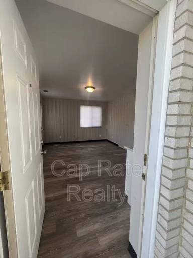 Main picture of 27 W 8th Ave