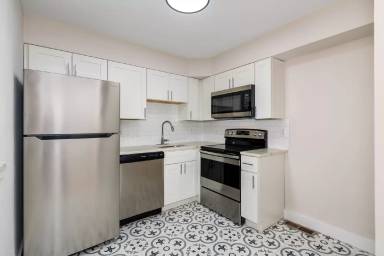 Main picture of 3710 Greenwood Blvd